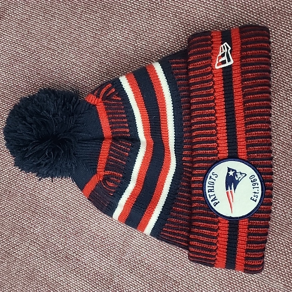 NFL New England Patriots On Field Knit Pom Winter Hat - New Era